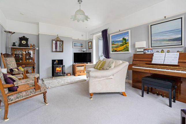 13, Cricketfield Road, Horsham photo 2