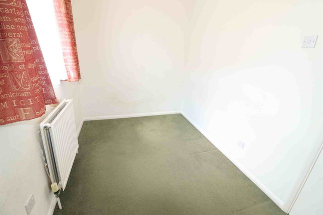 Terraced house to rent in Acorn Way, London