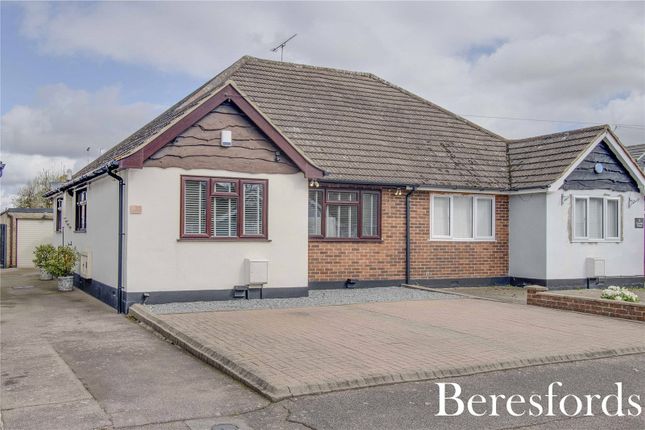 Thumbnail Bungalow for sale in Crossby Close, Mountnessing