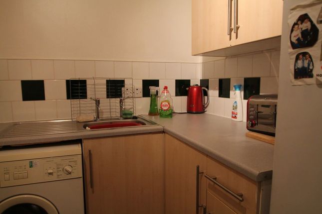 Flat to rent in Strathmartine Road, Dundee