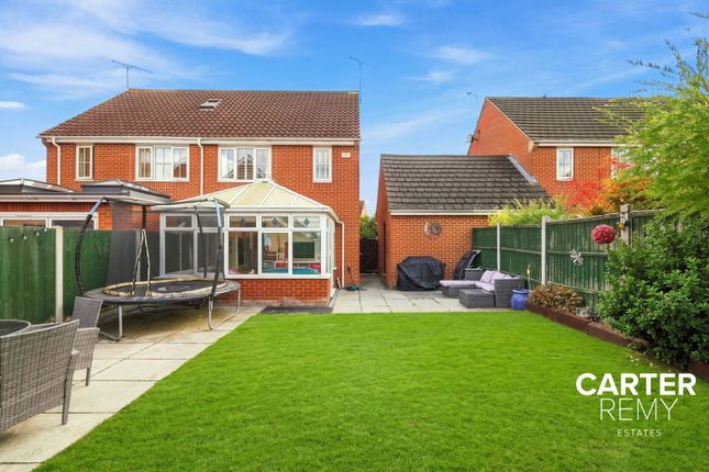 12, Sark Grove, Wickford photo 4