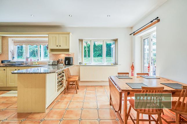 5, Moorland Fold, Stalybridge photo 5