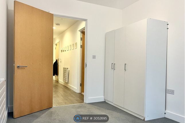 Flat, Barking Road, London photo 3