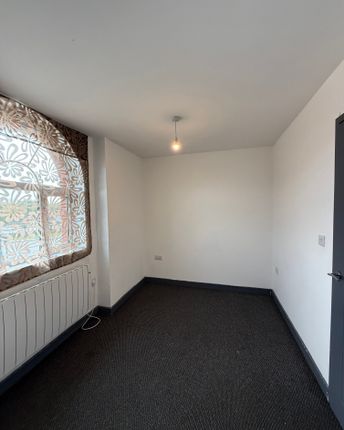 5 Mashud House, Roscoe Street, Oldham photo 3