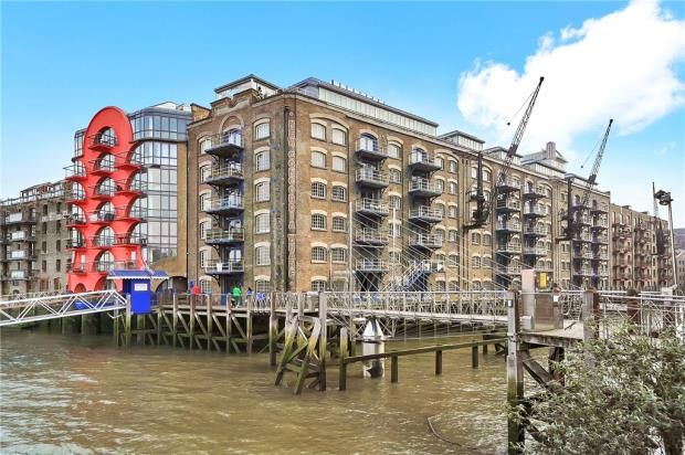 Flat for sale in New Concordia Wharf, Mill Street, London