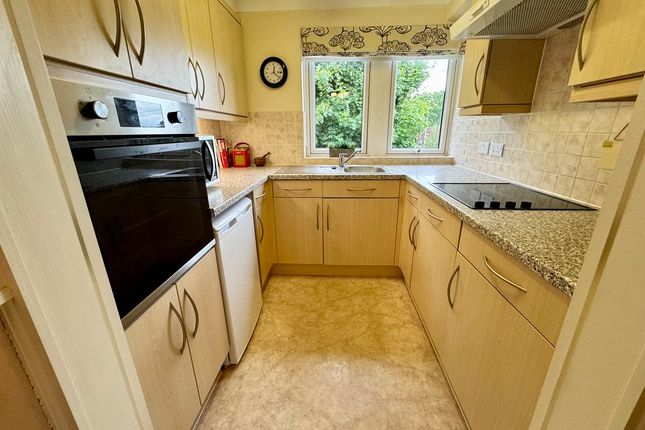 46 Bernard Court, Chester Road, Holmes Chapel photo 2