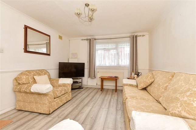 Fuggles Close Paddock Wood, Tonbridge photo 3