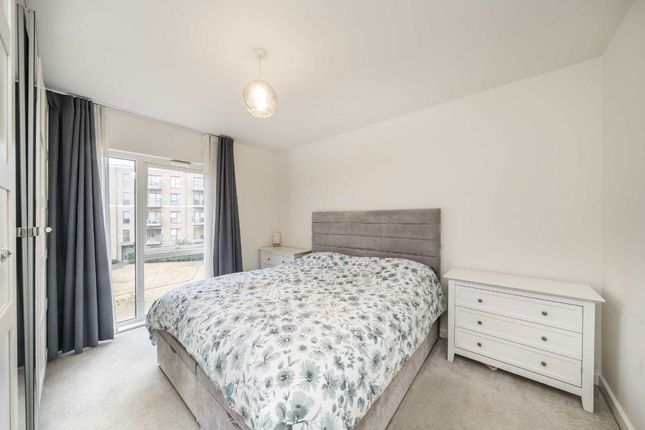 Flat 37 Yarrow Apartments, 82, Bittacy Hill, London photo 4