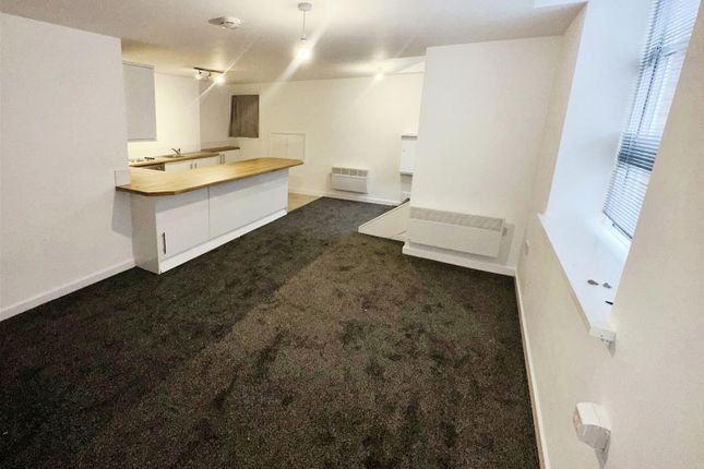 Flat to rent in Hulme Street, Southport