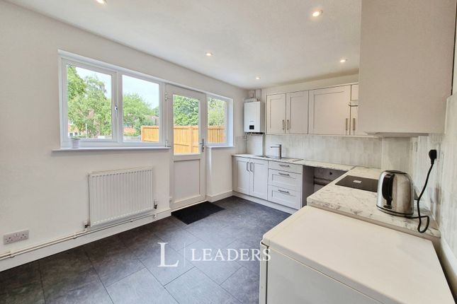 32, Hilliard Drive, Milton Keynes photo 4