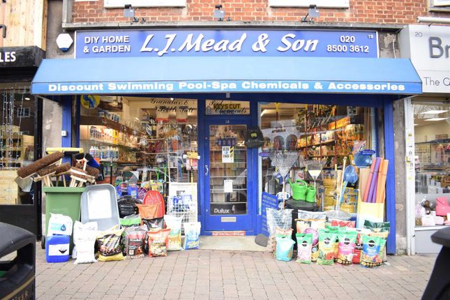Thumbnail Retail premises to let in Brook Parade, High Road, Chigwell