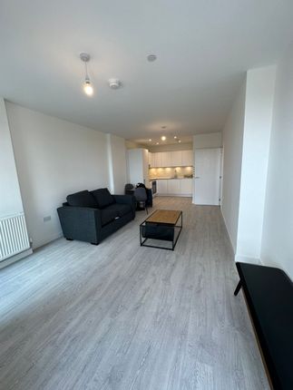Thumbnail Flat for sale in Farine Avenue, Hayes