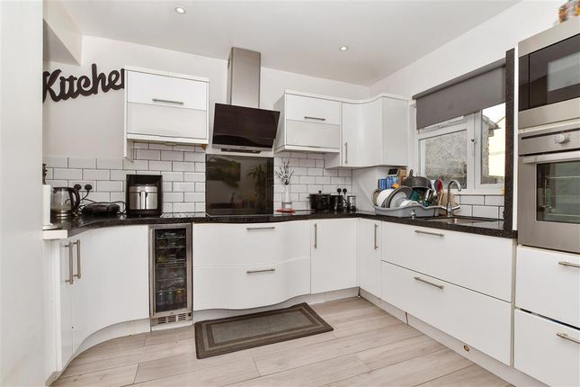 Thumbnail Terraced house for sale in Heatherdene Close, Mitcham, Surrey