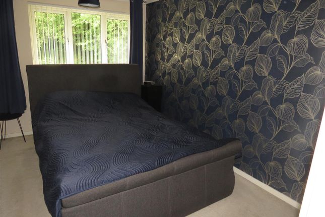 34, Doncaster Way, Birmingham photo 5
