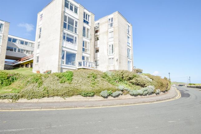 Thumbnail Flat for sale in Sea Point, Barry