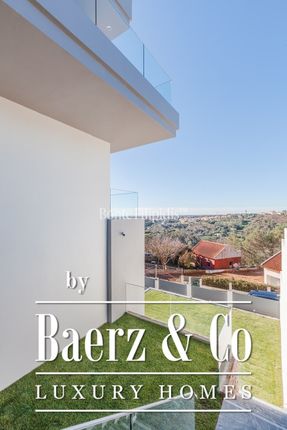 Villa for sale in Carrascal Do Alvide, 2755-107 Alcabideche, Portugal