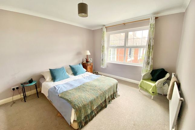 Flat for sale in Prince Regents Close, Brighton