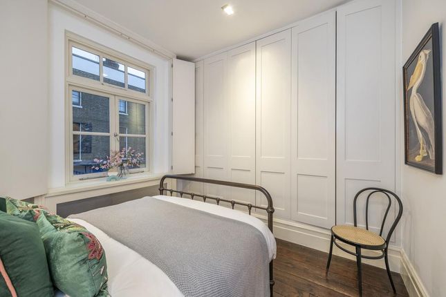 Flat to rent in Park Street, Borough