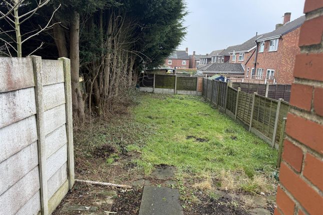52, The City, Swadlincote photo 3