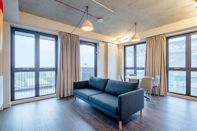 Flat 825 1, Atlantic Crescent, Wembley photo 4