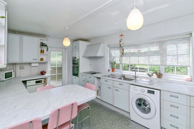 16, Geraints Way, Cowbridge photo 4