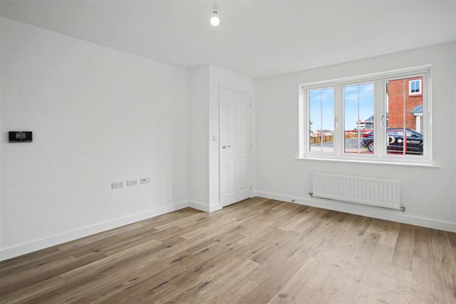 2, Wheatsheaf Close, Wellingborough photo 4