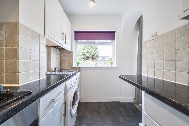 96 Devonshire Road, Hornchurch photo 3