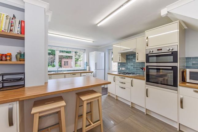 44, Worcester Road, Chichester photo 3