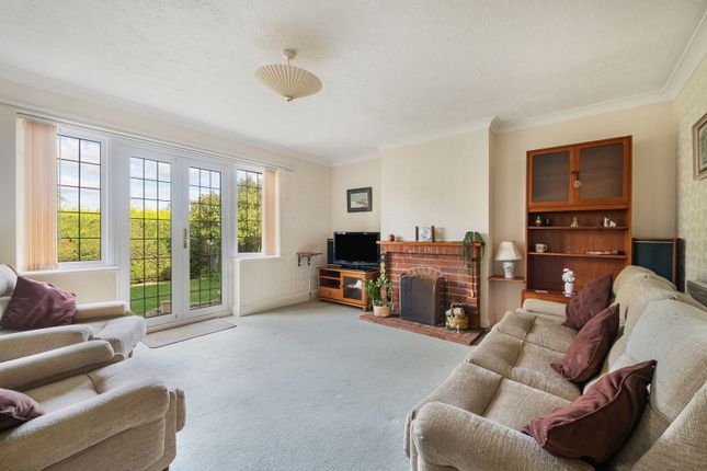3b, Fairlawn, Leatherhead photo 3