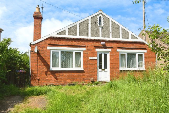 Thumbnail Bungalow for sale in Scothern Lane, Dunholme, Lincoln, Lincolnshire