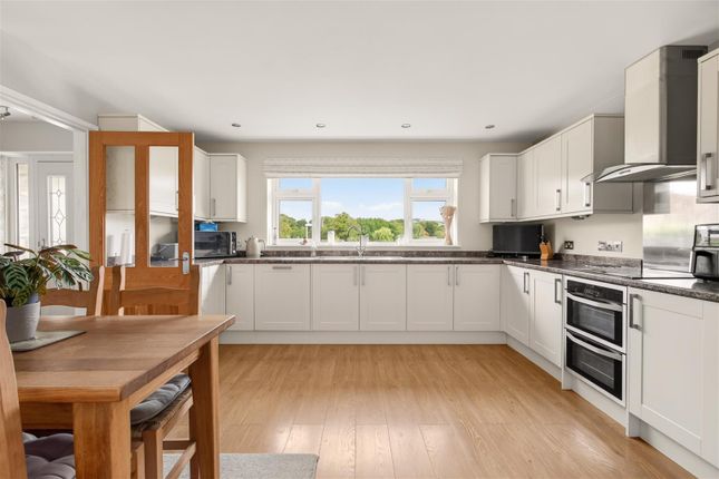 5, Winniford Close, Bridport photo 4