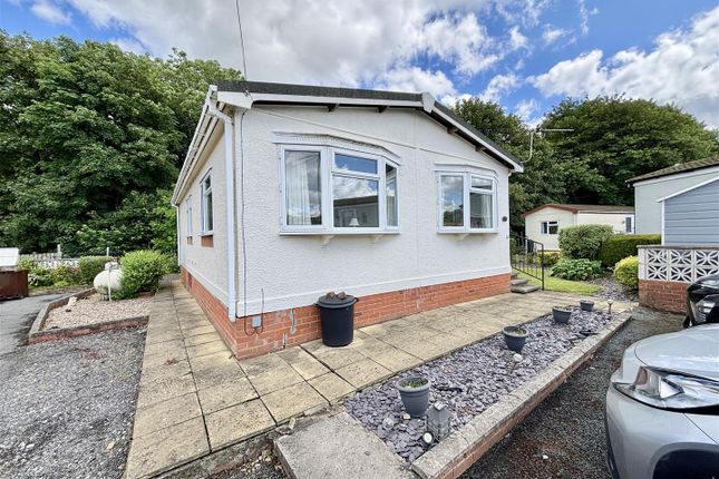 2-bed caravan on 9, Newfield Chase, Leeds, £120,000