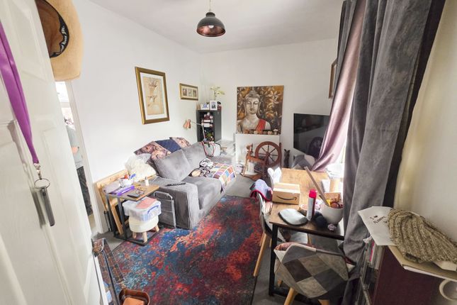 5, Oak Road, Huddersfield photo 3