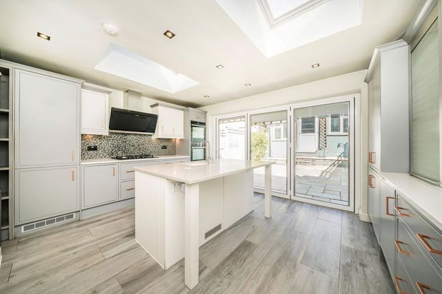 176, Lincoln Avenue, Twickenham photo 4
