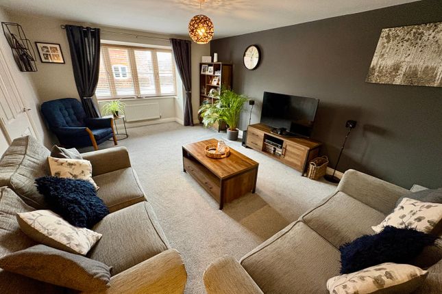 24, Crowfoot Way, Leicester photo 2