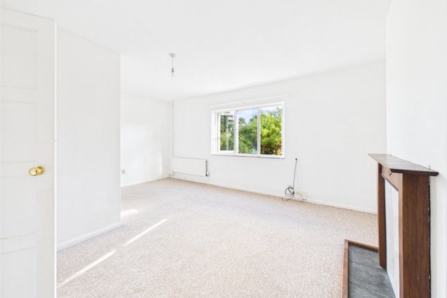 27, Orchard Road, Stroud photo 2