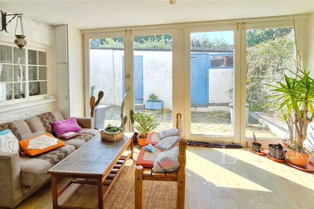 2 Norfolk Place,, West Street, West Sussex photo 3