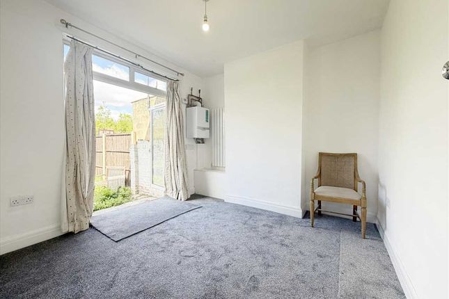 21, Orchard Grove, Kenton photo 5