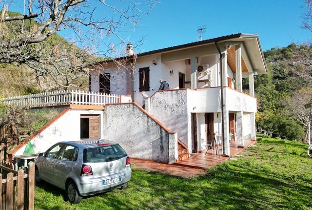 Detached house for sale in Sarzana, La Spezia, Liguria, Italy