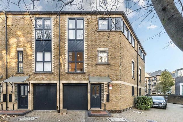 Thumbnail Property to rent in Queen Elizabeth Street, London