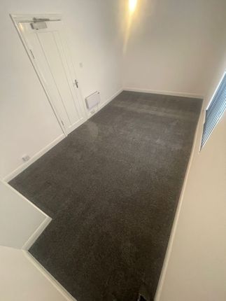 Flat 2, 1B, East Street, Rochdale photo 2