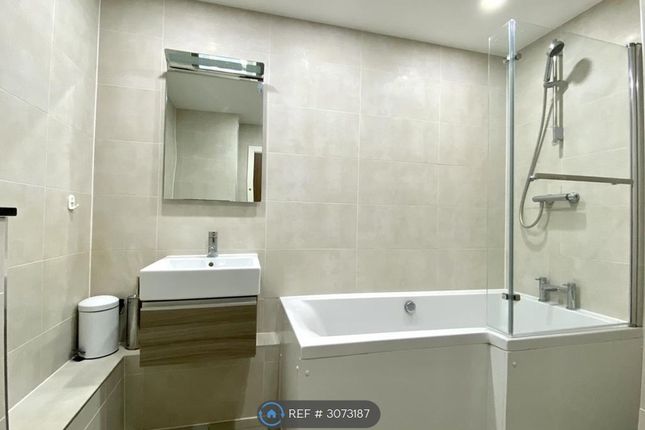 Flat, Vulcan House Tooting High St, London photo 5