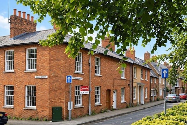 3-bed terraced on 21, Horsefair Green, Milton Keynes, £320,000