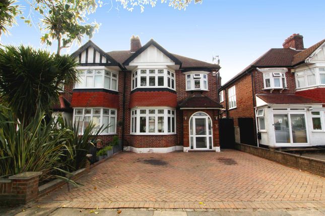 3-bed house on 18, Gloucester Gardens, BARNET, £850,000