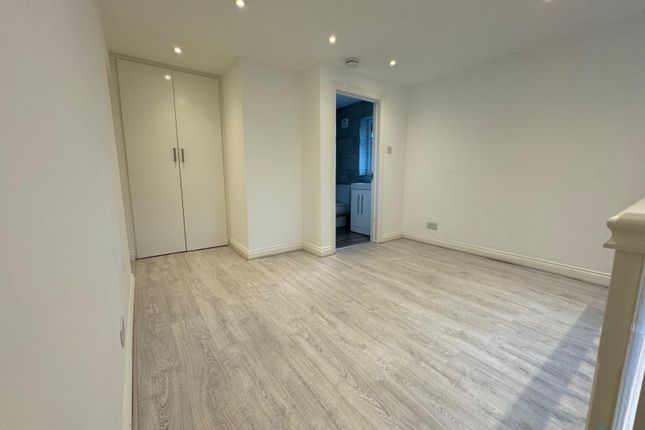 3 Strawberry Fields, Hatfield photo 3