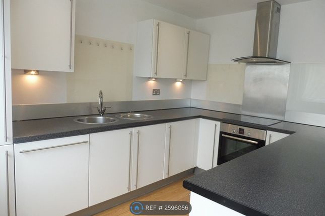 2-bed flat on Ebb Court, Albert Basin Way No Forwarding Address, London, £2,120/mo