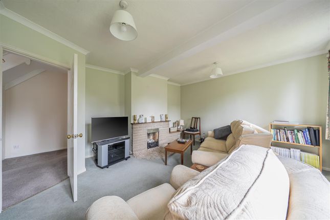 6, Ramsbury Drive, Earley photo 3