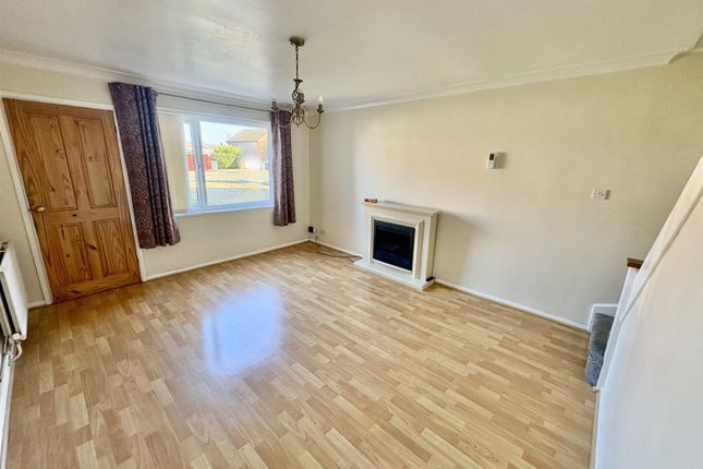 22, Churchfield Court, Peterborough photo 2
