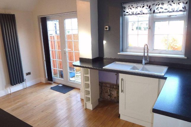 13, Cross Road, Watford photo 2