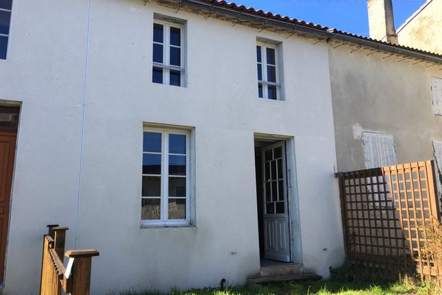 Villa for sale in Clérac, Charente-Maritime, Nouvelle-Aquitaine
